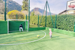Sportplatz-im-Das-Paradies-fuer-Familien