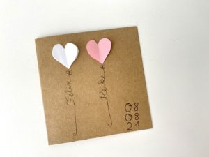 Karte Hochzeit mit Herzen 2 300x225 - Hochzeitskarte mit Herzen basteln