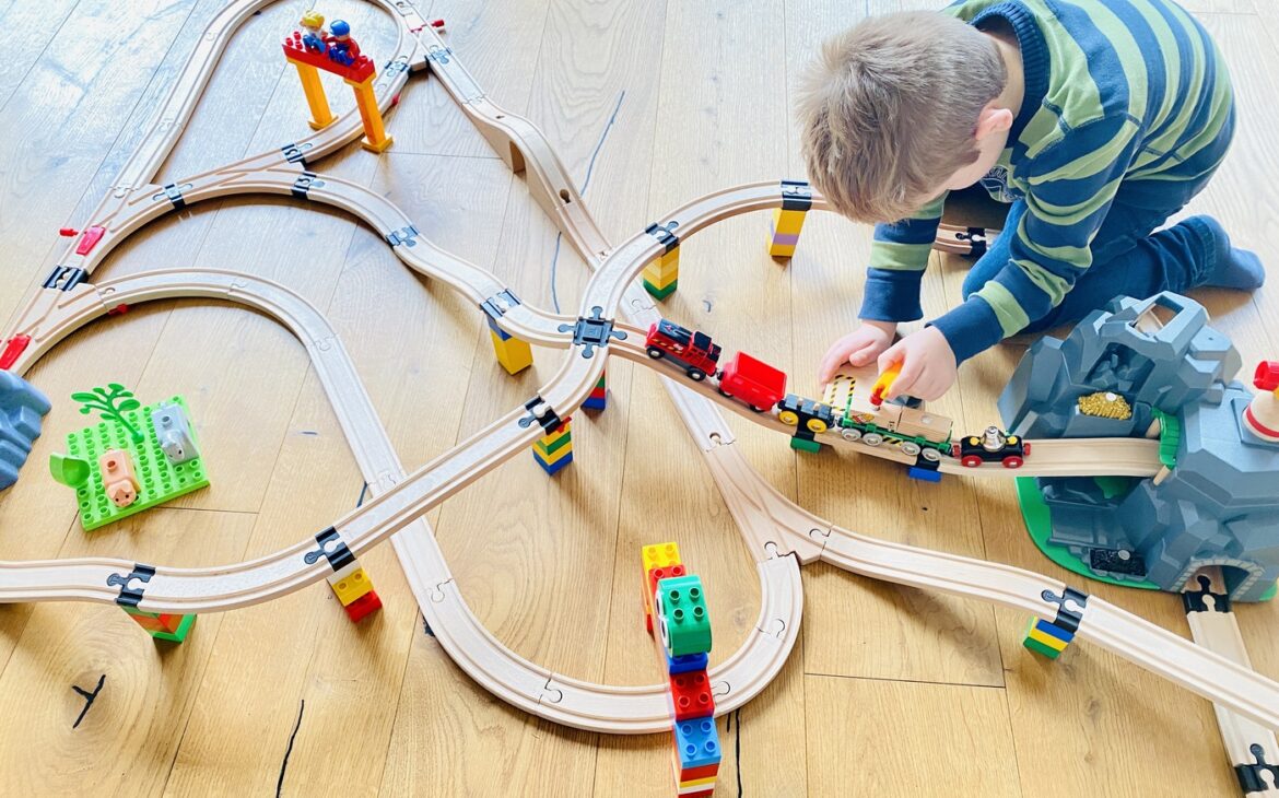 Neuer Spielespaß mit Toy2 Track Connectors für Duplo und Eisenbahnschienen toy 2 track connectors 8 1170x730 - Neuer Spielespaß mit Toy2 Track Connectors für Duplo und Eisenbahnschienen
