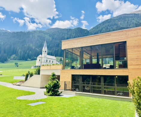 familienhotel suedtirol berglandschaft 470x390 - familienhotel-suedtirol-berglandschaft