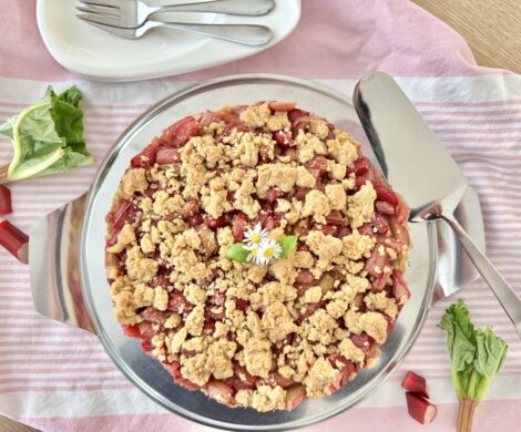 rhabarberkuchen mit streusel saftig und knusprig 470x390 - rhabarberkuchen-mit-streusel-saftig-und-knusprig