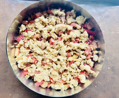 streusel fuer rhabarberkuchen selber machen 470x390 - streusel-fuer-rhabarberkuchen-selber-machen