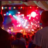 Party 160x160 - Wachsende Familie, wachsendes Zuhause: Wann sich größere Investitionen lohnen