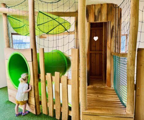 das-muehlwald-familienhotel-indoor-spielbereiche (1) das muehlwald familienhotel indoor spielbereiche 1 470x390 - das-muehlwald-familienhotel-indoor-spielbereiche (1)