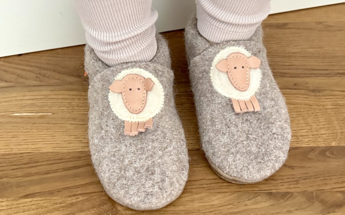 amigo barfussschuhe kindergarten 1170x730 - Barfu&szlig;schuhe f&uuml;r die Kita: So finden Eltern das passende Modell