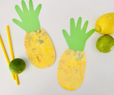Ananas basteln mit Kindern – süße Sommer-Bastelidee mit Handabdruck ananas basteln mit kindern handabdruck 470x390 - Ananas basteln mit Kindern – süße Sommer-Bastelidee mit Handabdruck