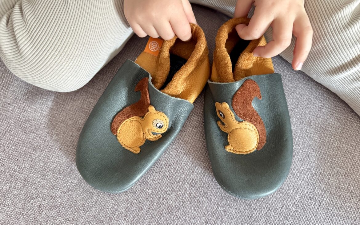 barfussschuhe kinder naturleder 1170x730 - Barfu&szlig;schuhe f&uuml;r die Kita: So finden Eltern das passende Modell