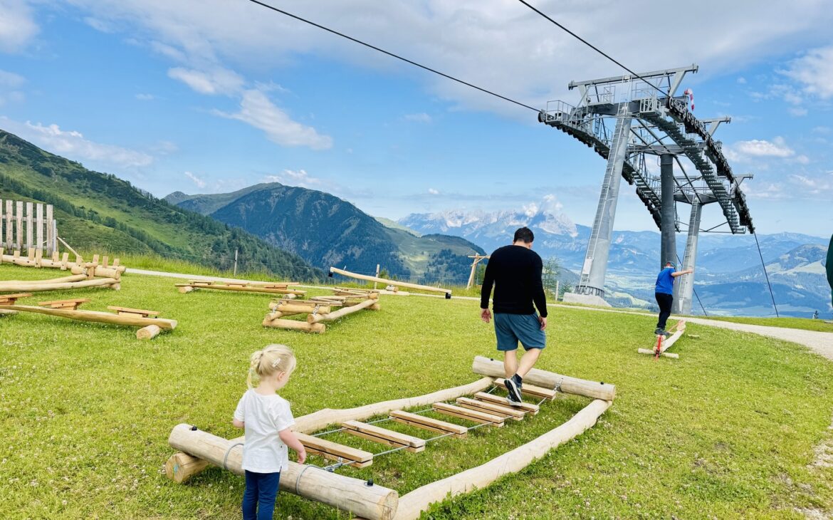 bergstation gondel fieberbrunn 1170x730 - Wildseeloder Wanderung mit Kindern: Leichter Familienausflug zum Wildseelodersee in Fieberbrunn