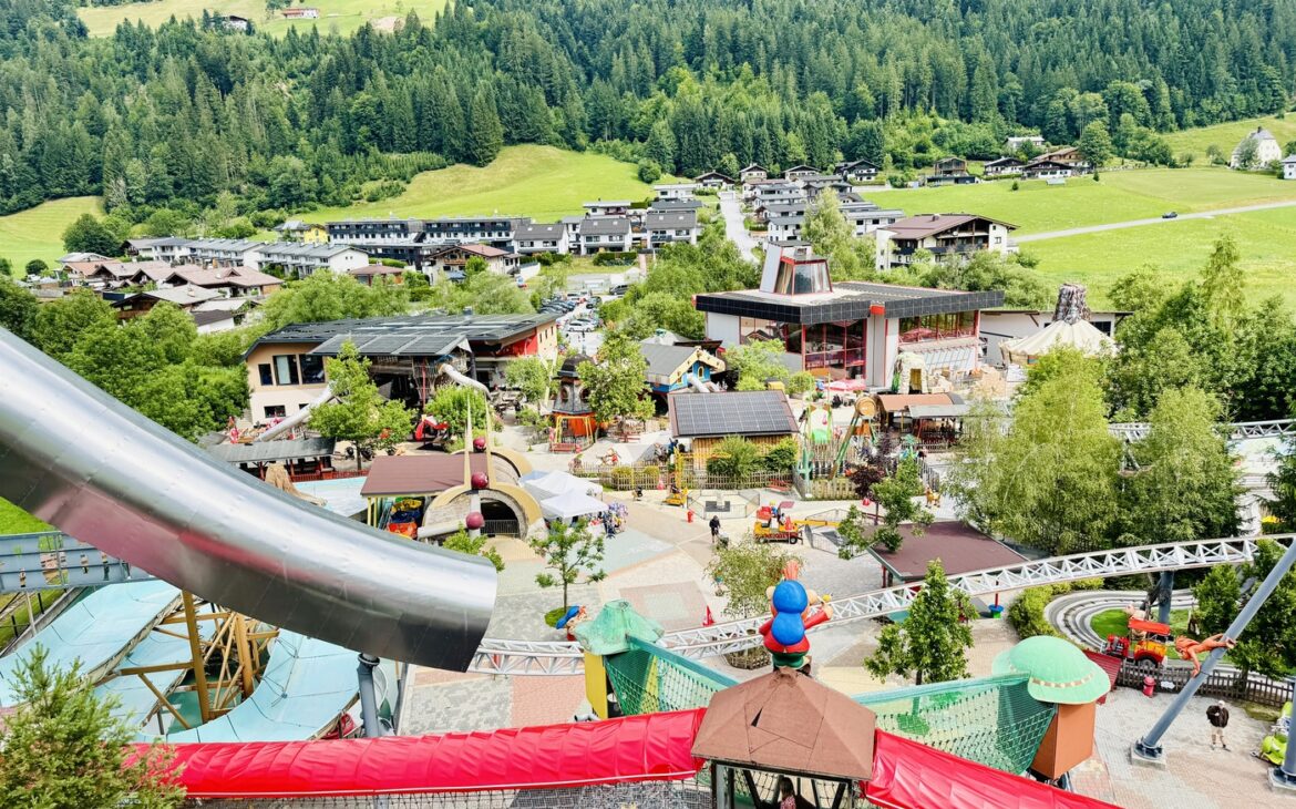 freizeitpark familienland pillerseetal ueberblick 1170x730 - Freizeitpark Familienland Pillerseetal mit Kindern: Unsere Erfahrungen, Attraktionen und Tipps