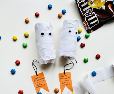 diy halloween pinata kinder 470x390 - diy-halloween-pinata-kinder