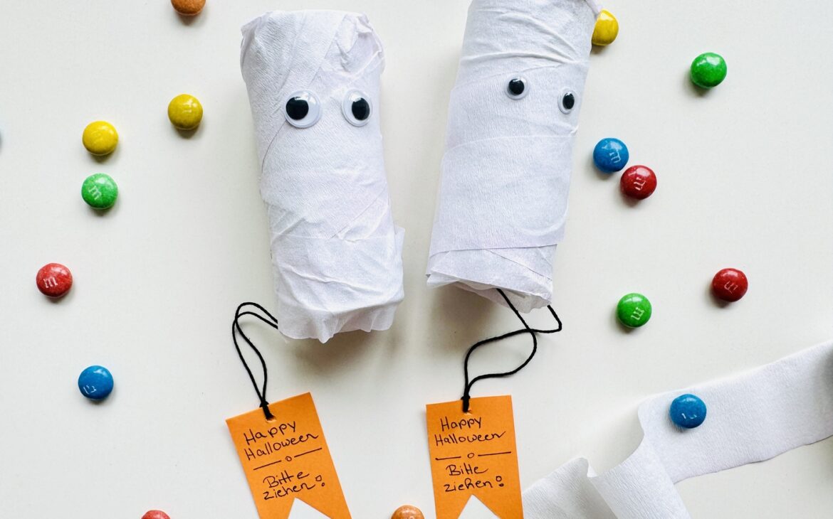 Halloween-Piñata basteln: Geist aus einer Klopapierrolle – einfache DIY-Idee für Kinder halloween geist basteln kinder 1170x730 - Halloween-Piñata basteln: Geist aus einer Klopapierrolle – einfache DIY-Idee für Kinder