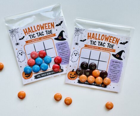 halloween giveaway kinder mms 470x390 - halloween-giveaway-kinder-mms