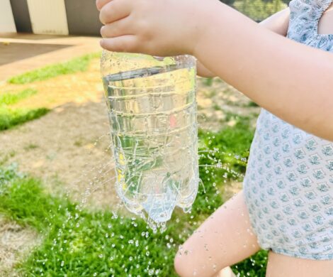 wasserspiel sommer plastikflasche 470x390 - wasserspiel-sommer-plastikflasche