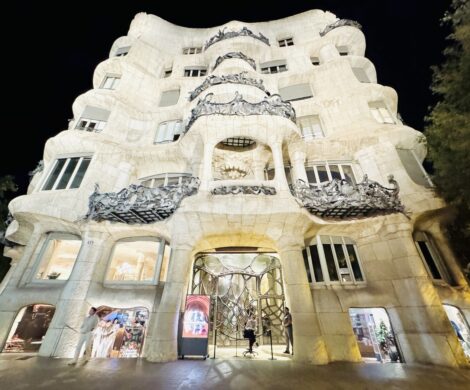 barcelona gaudi 470x390 - barcelona-gaudi
