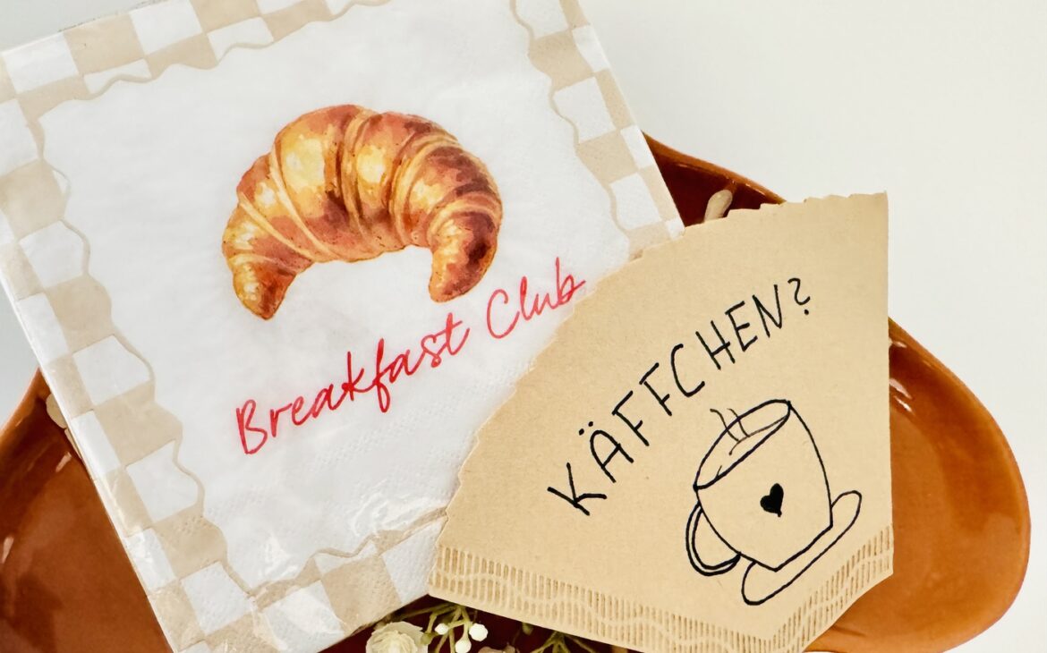 croissant schale gutschein geschenkidee 1170x730 - Fr&uuml;hst&uuml;cksgutschein sch&ouml;n verpacken: Kreative Geschenkidee f&uuml;r Fr&uuml;hst&uuml;ck und Brunch