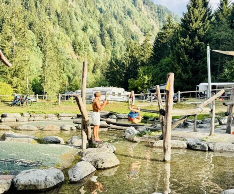 TCS Camping Disentis mit Kindern: Badesee, Wasserspielplatz & unsere Erfahrungen tcs camping disentis graubuenden 470x390 - TCS Camping Disentis mit Kindern: Badesee, Wasserspielplatz & unsere Erfahrungen