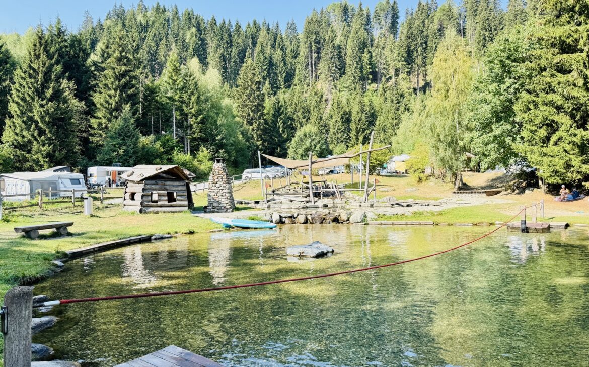 tcs camping disentis naturbadesee 1170x730 - TCS Camping Disentis mit Kindern: Badesee, Wasserspielplatz & unsere Erfahrungen