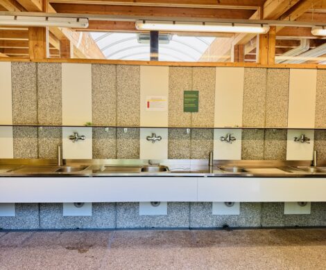 tcs camping disentis sanitaeranlagen 470x390 - tcs-camping-disentis-sanitaeranlagen