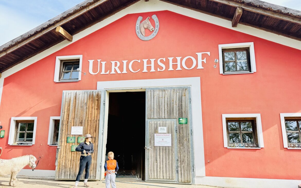 ulrichshof reitstall pferde 1170x730 - Familienhotel Bayern: Ulrichshof im Bayerischen Wald &ndash; unsere Erfahrung