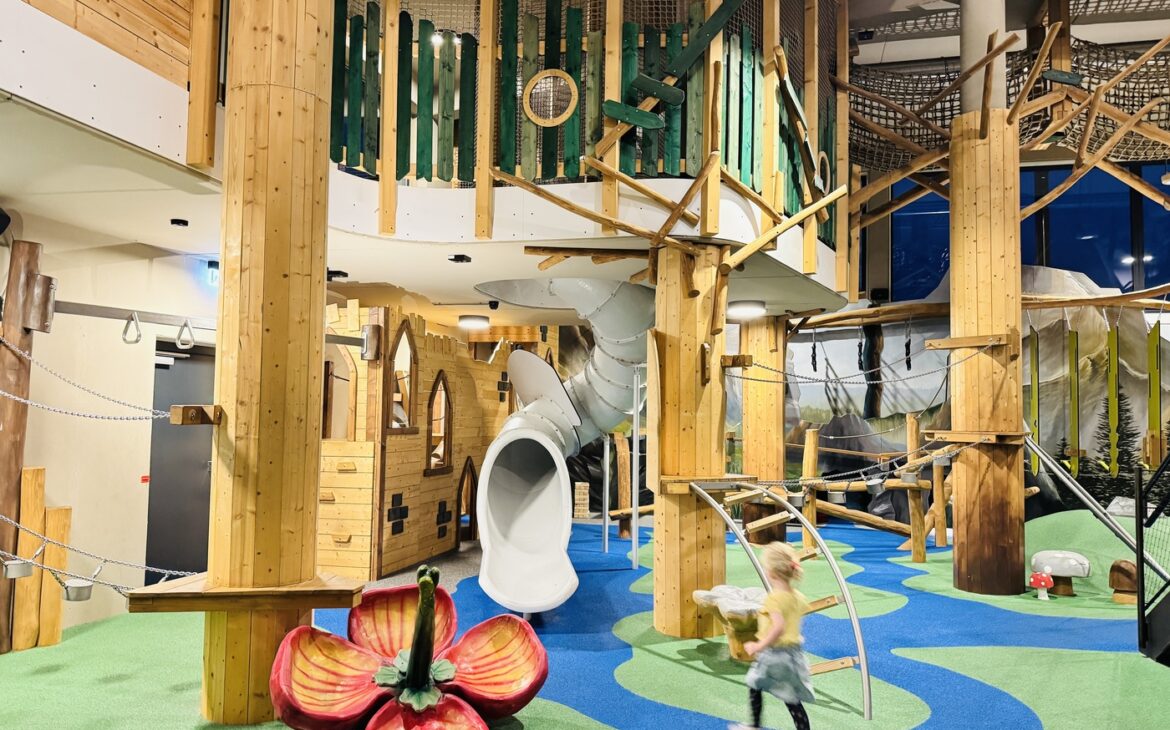 ulrichshof spiel kiste indoor spielbereich 1170x730 - Familienhotel Bayern: Ulrichshof im Bayerischen Wald &ndash; unsere Erfahrung
