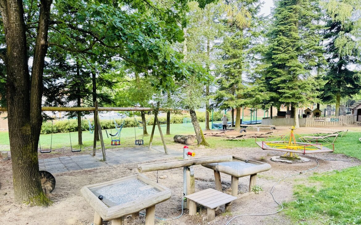 ulrichshof waldspielplatz familienhotel bayern 1170x730 - Familienhotel Bayern: Ulrichshof im Bayerischen Wald &ndash; unsere Erfahrung