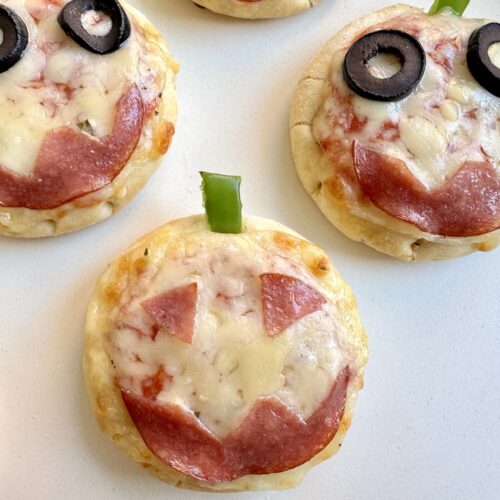 Halloween Pizza: Schneller, herzhafter Snack für die Halloweenparty fingerfood halloween 500x500 - Halloween Pizza: Schneller, herzhafter Snack für die Halloweenparty