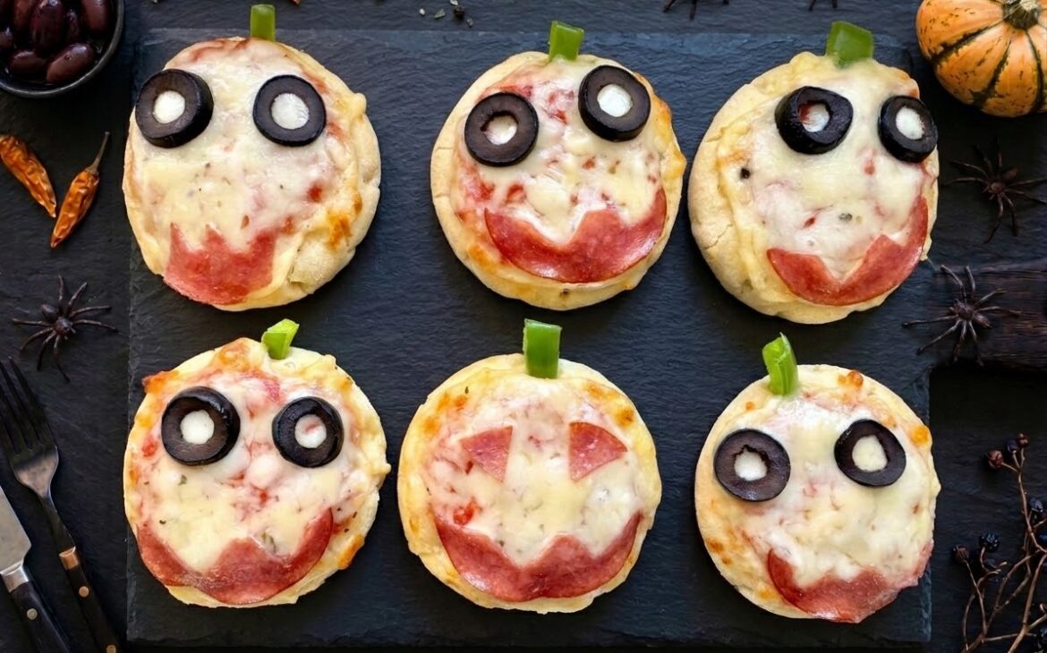 Halloween Pizza: Schneller, herzhafter Snack für die Halloweenparty halloween pizza gesichter 1170x730 - Halloween Pizza: Schneller, herzhafter Snack für die Halloweenparty