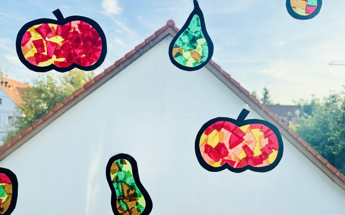 Kürbis-Fensterbilder basteln mit Kindern für den Herbst inkl. kostenloser Vorlage herbstdeko fenster kinder kuerbis 1170x730 - Kürbis-Fensterbilder basteln mit Kindern für den Herbst inkl. kostenloser Vorlage